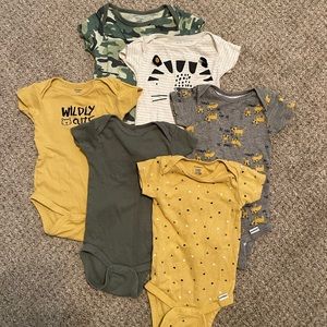 Bundle of 6 Gerber Onesies, all 3-6 months